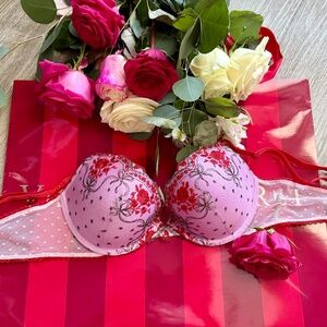 Victoria's Secret Very Sexy Bombshell Embroidery Push-up Bra In Red 36B NWT